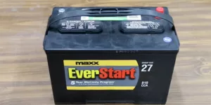 who makes everstart batteries